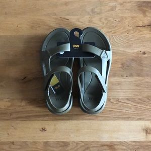 NWT Teva Hurricane Sandal Burnt Olive Women’s 11